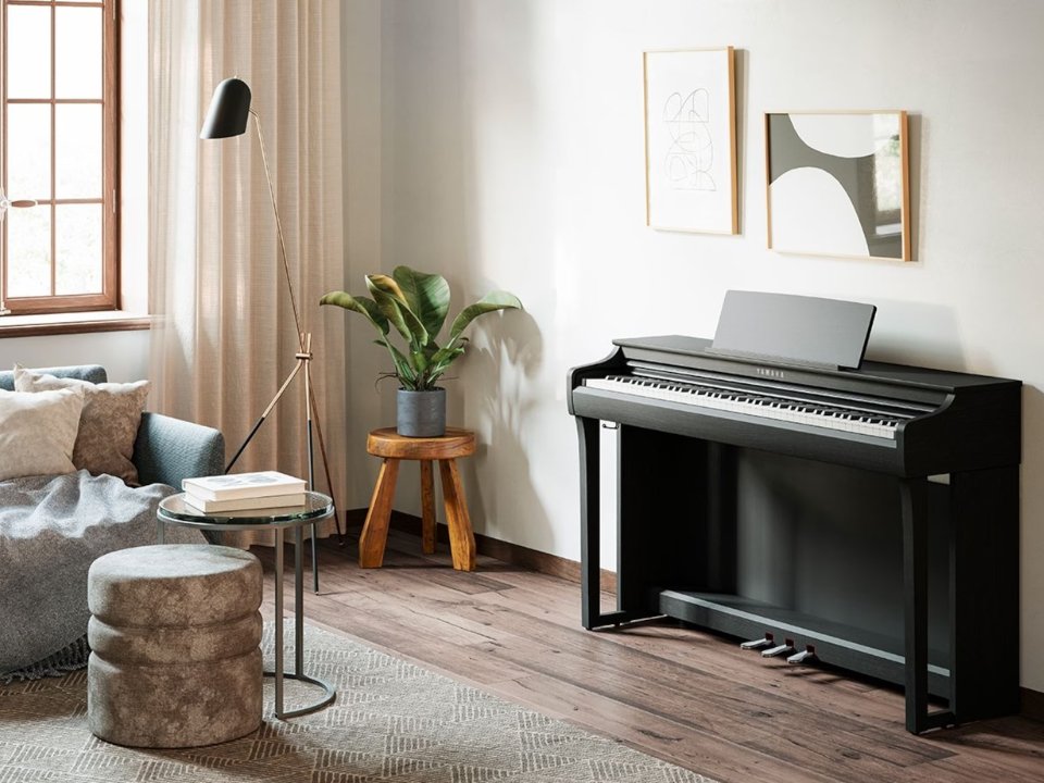 YAMAHA CLP-825 B - Đánh giá chi tiết tại Piano House